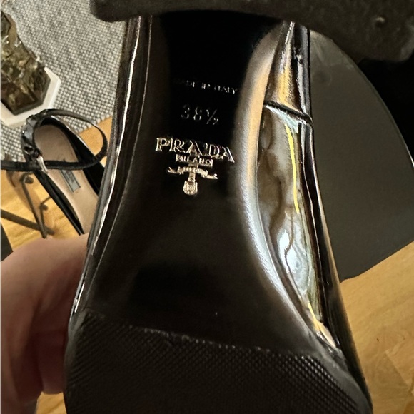 Vintage Prada Patent Leather Mary Jane Pumps - Picture 3 of 6